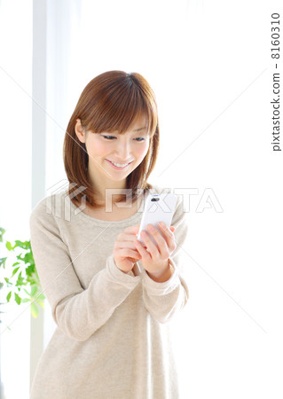 Woman with smartphone 8160310