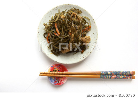 剁碎的海帶和筷子 8160750