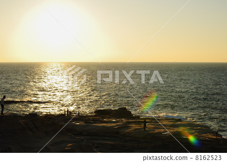從Senjojiki rockyard Wakayama Shirahama頂部的日落 從Senjojiki rockyard Wakayama Shirahama頂部的日落 8162523