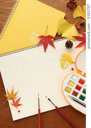 Fall / sketchbook overhead viewing vertical 01 8163707