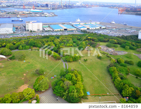 從千葉港塔看到的千葉港公園和千葉港 從千葉港塔看到的千葉港公園和千葉港 8164859