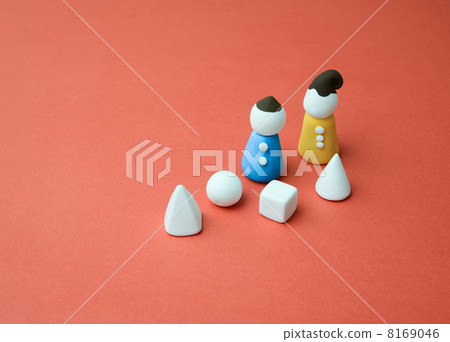 Two clay figures and geometric shapes Two clay figures and geometric shapes 8169046
