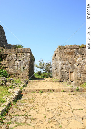 April Okinawa Nakagusukuro Castle · Primary Monument 8169089