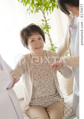 Visiting medical care 8170077