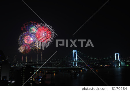 Rainbow Bridge and the Tokyo Bay burning fire festival Rainbow Bridge and the Tokyo Bay burning fire festival 8170284