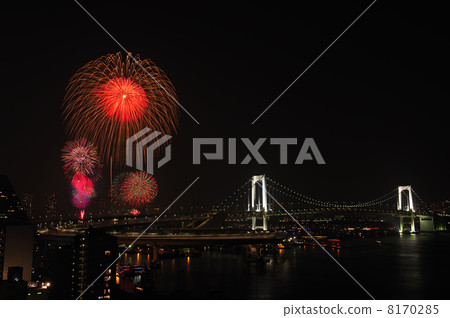 Rainbow Bridge and the Tokyo Bay burning fire festival Rainbow Bridge and the Tokyo Bay burning fire festival 8170285