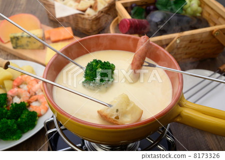 cheese fondue cheese fondue 8173326