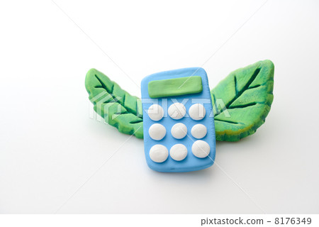 Clay calculator and leaves 8176349