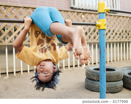 女孩在幼兒園玩 女孩在幼兒園玩 8177998