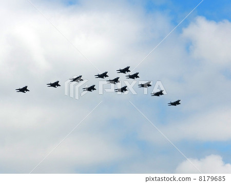 在2013年的千歲基地大規模組建F-15 在2013年的千歲基地大規模組建F-15 8179685