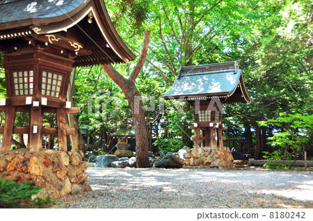 Hometown shrine 8180242