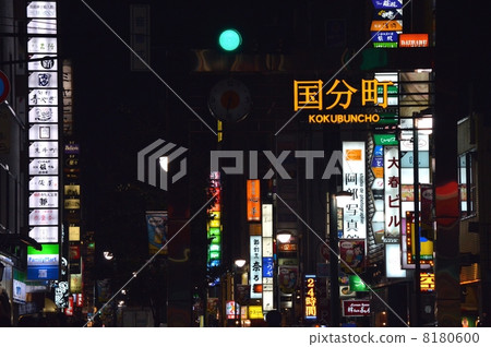 Sendai City's entertainment district 8180600