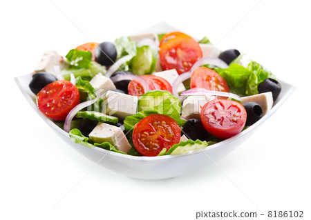 bowl of greek salad 8186102