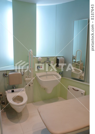 多功能廁所 8187643