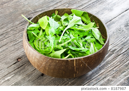 fresh arugula salad 8187987