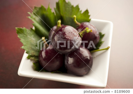 Grapes 8189600