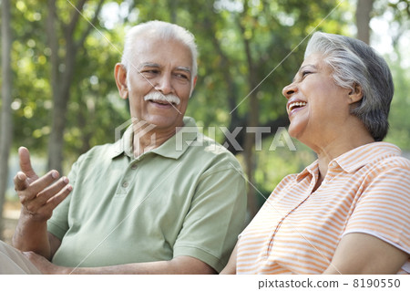 Boys and girls cheering 8190550