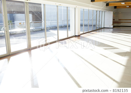 Office corridor. Sunlight. 8192135