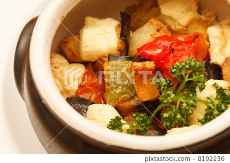vegetables in the pot vegetables in the pot 8192236
