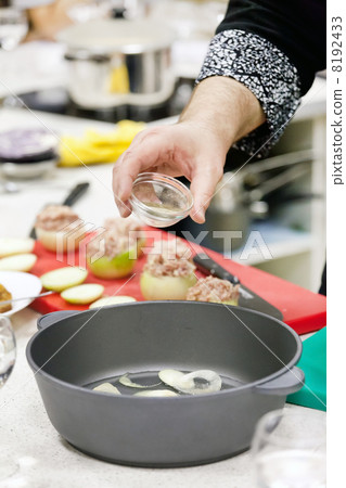 chef at work 8192433