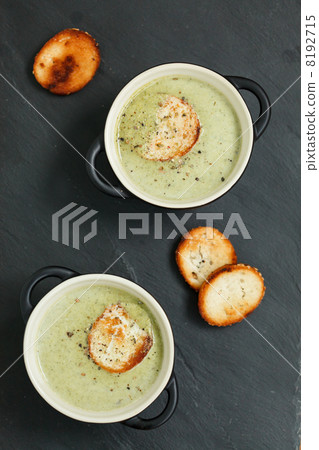Bowl of cream of broccoli soup Bowl of cream of broccoli soup 8192715