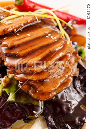 Roasted duck meat 8193470