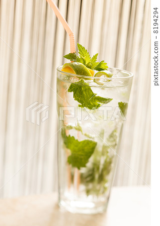 mojito cocktail 8194294