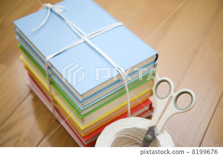Bundled books 8199676