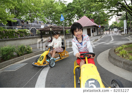 Good friend brothers 8203227