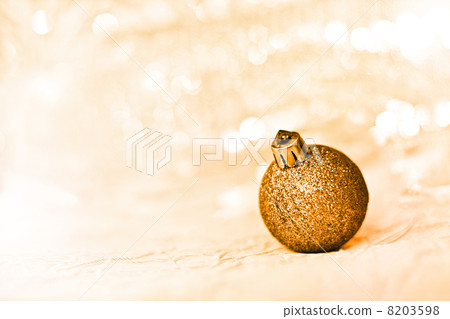 golden christmas ball 8203598