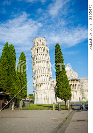 Famous leaning tower of Pisa during summer day Famous leaning tower of Pisa during summer day 8205472
