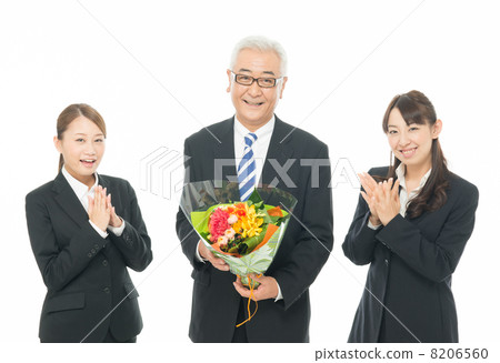 退休年齡 8206560