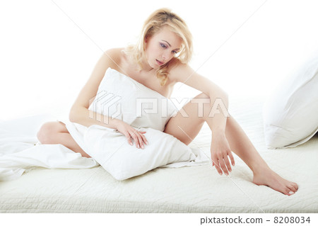 Relaxing on the bed 8208034