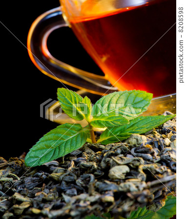 Tea and mint 8208598