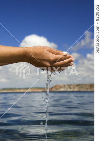 Feeling the water 8209852