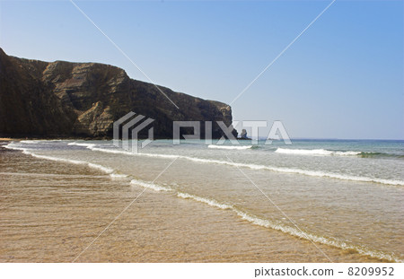 Beautiful beach 8209952