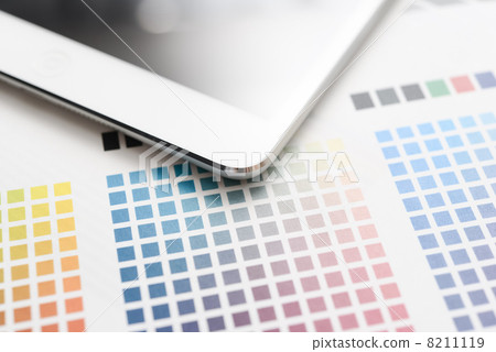 Tablet and color chart 8211119