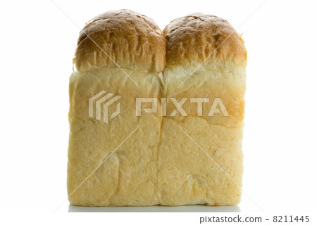 新近地被烘烤的麵包白色背景 8211445