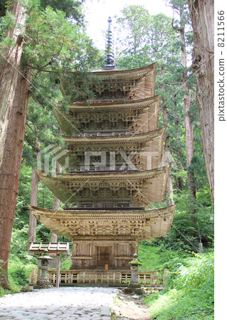 National treasure Haguroyama five-storied pagoda 8211566