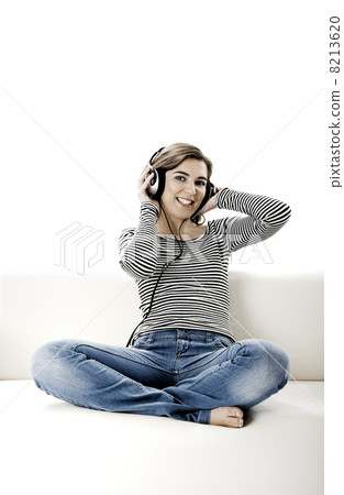 Listen music Listen music 8213620