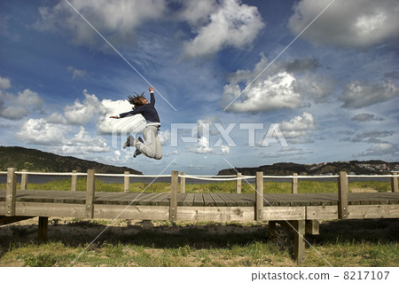 All I want is freedom! 8217107