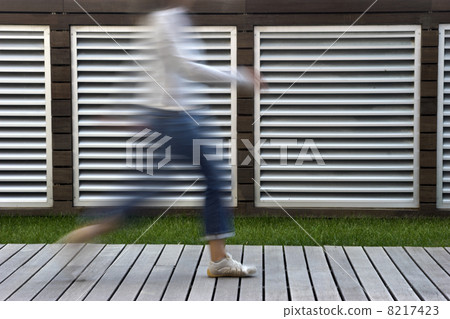 Woman walking Woman walking 8217423