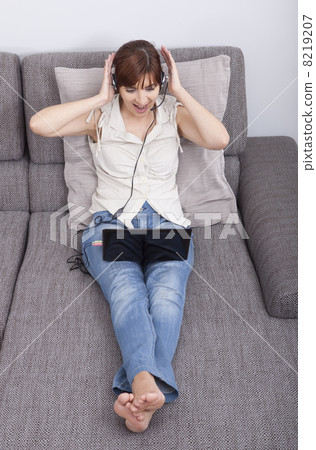 Online conversation Online conversation 8219207