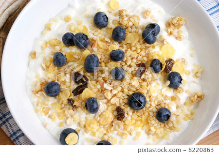 cereal with milk and some fresh organic blueberries cereal with milk and some fresh organic blueberries 8220863
