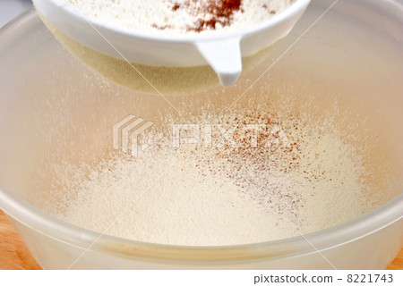 mix some ingredients for a home made cake 8221743