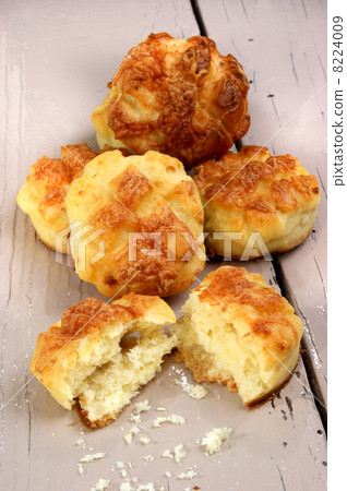 homemade cheese biscuits 8224009