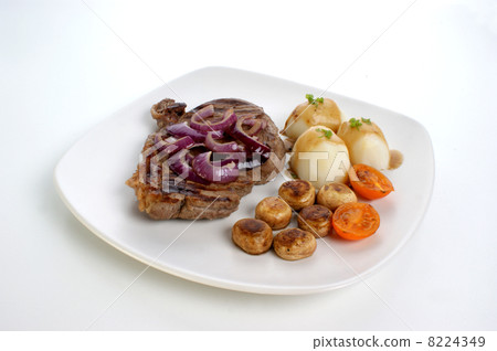 grilled rump steak and bacon with potato and sauce grilled rump steak and bacon with potato and sauce 8224349