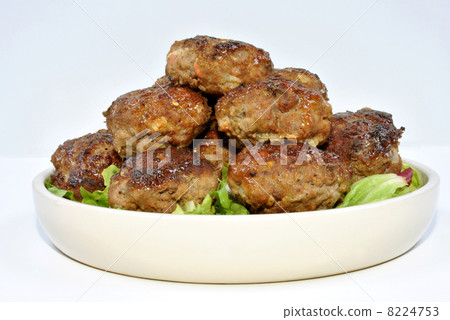 meat balls and with organic salad on a plate meat balls and with organic salad on a plate 8224753