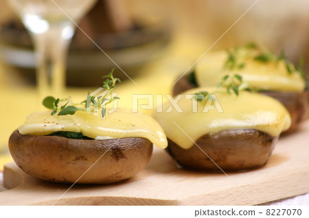 grilled mushroom with cheese and organic spinach grilled mushroom with cheese and organic spinach 8227070