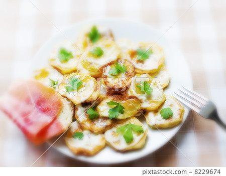 fried zucchini fried zucchini 8229674